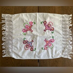 Flowers in a Basket Embroidered Cloth Napkin Tortilla Warmer Servilleta